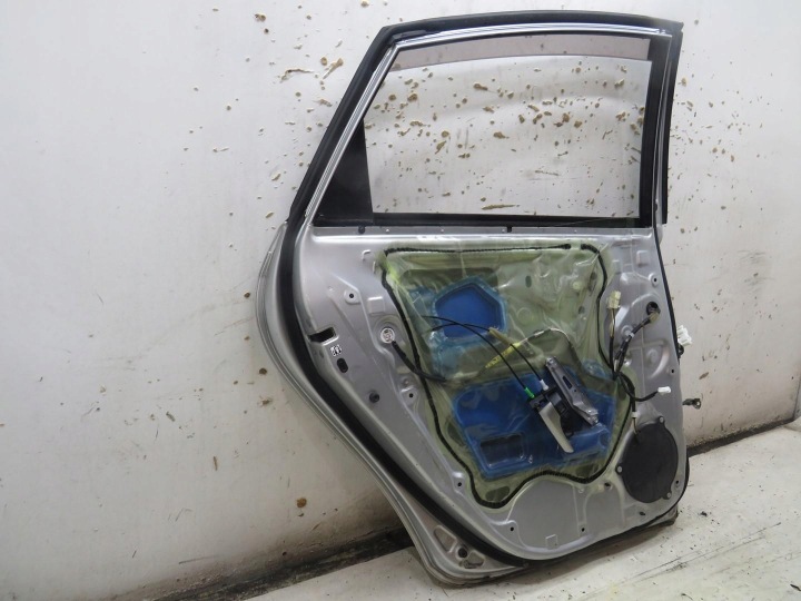 фото №6, Двері ліві зад 1f7 prius iii