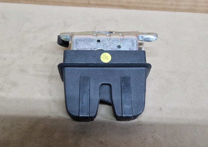 фото №1, Замок кришки зад vw passat b8 3g0827503 оригінал ідеал