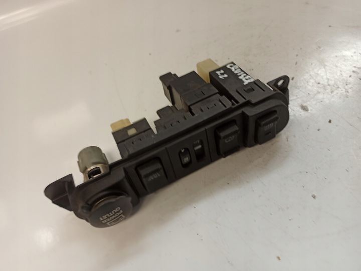 фото №12, Chrysler pt cruiser 2.2crd панель керування перемикачів 04671622af