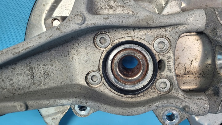 фото №11, Volvo xc90 ii 2.0d 19r поворотна опора праве перед 31476879