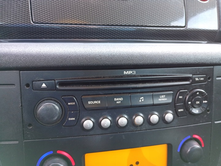 фото №1, Citroen c4 04-11 радио оригинальные cd mp3 brakuje код