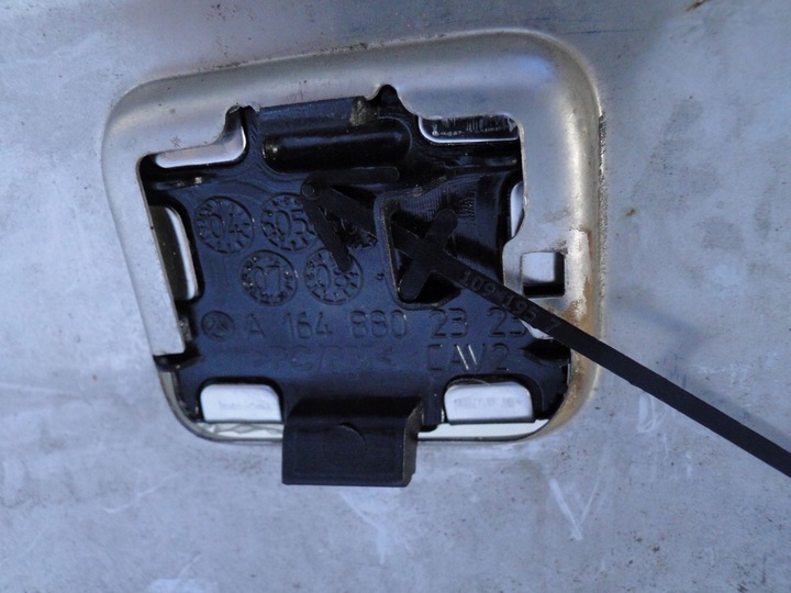 фото №8, Mercedes ml w164 164 заглушка хром na hak w накладка бампера заднего