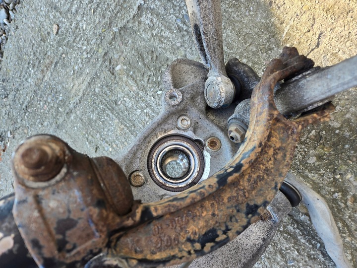 фото №9, Audi a4 b8 2.0tdi поворотный кулак правые перед комплектная