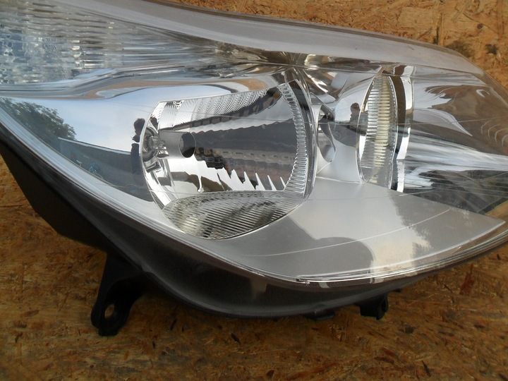 фото №8, Citroen c4 la/lc 2004- рестайлінг фара правий