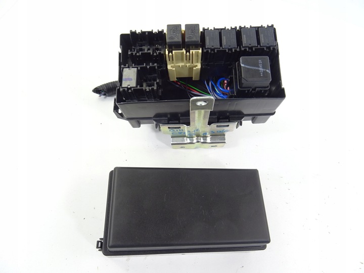 фото №3, Toyota c-hr chr рестайлинг 1.8 гибрид корпус предохранителей 82662-f4022