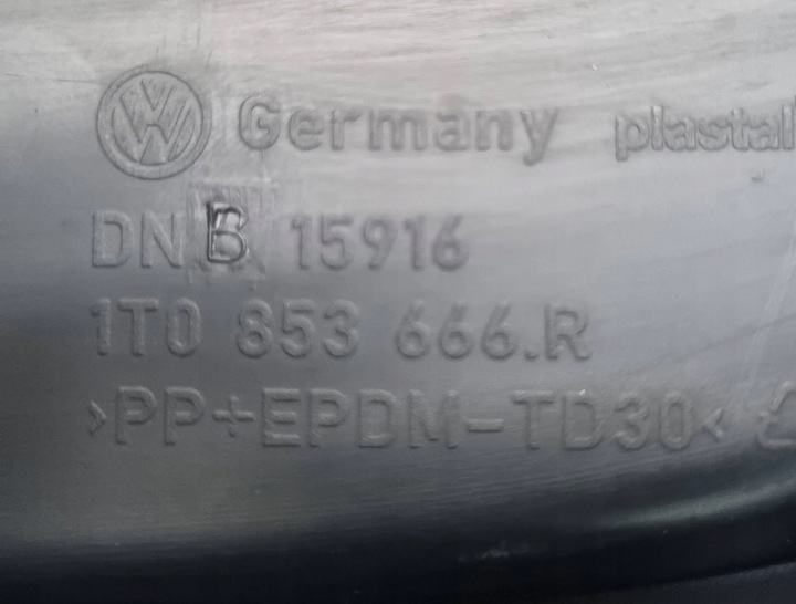 фото №8, Volkswagen touran рестайлинг 1t0 2013 перед сторона правая решётка, заглушки