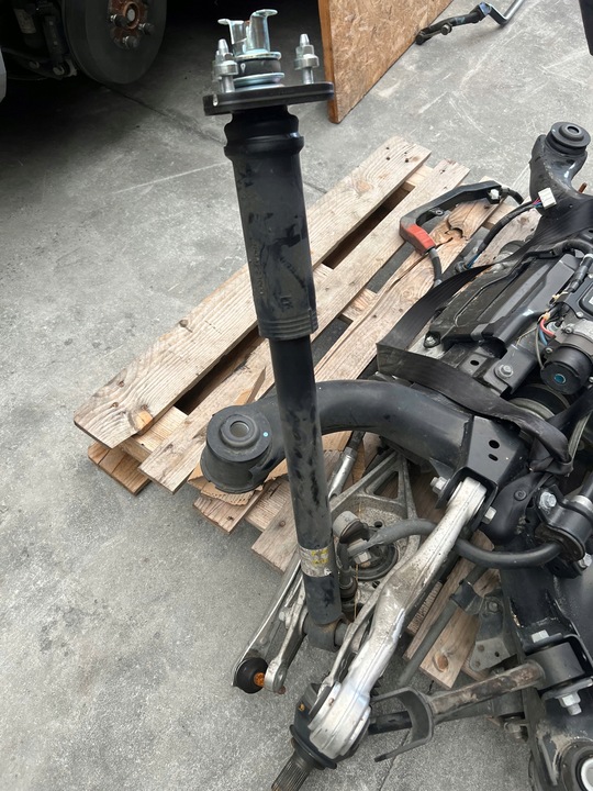 фото №9, Lexus rc-f rcf 5.0 поворотный кулак рычаг полуось мост амортизатор комплект