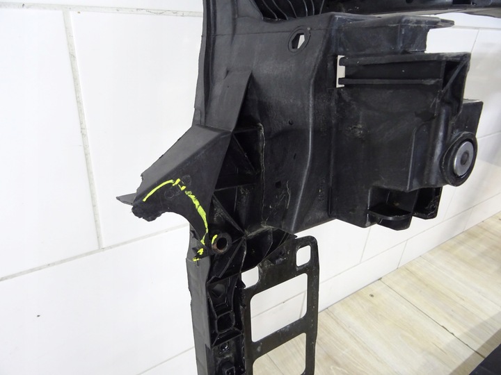 фото №14, Audi q7 q8 pas переднее усилитель 4m0805594a