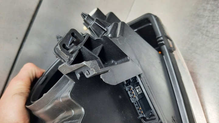 фото №15, Фара праві volvo xc90 02-14r