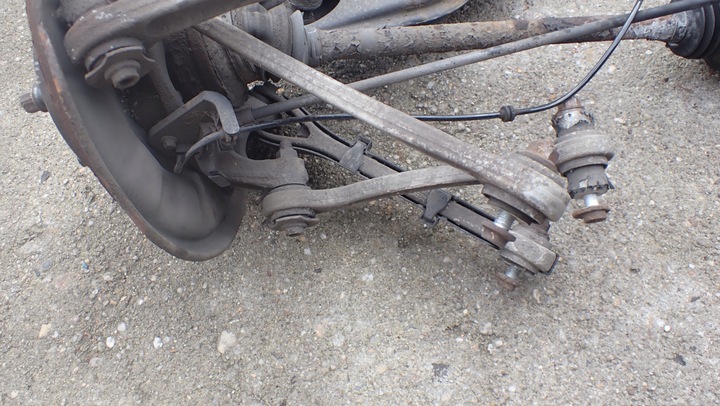 фото №5, Mercedes c w204 2.2cdi sedan права поворотна опора зад