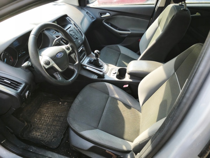 фото №13, Ford focus 3 na запчасти бампер перед з halogenami