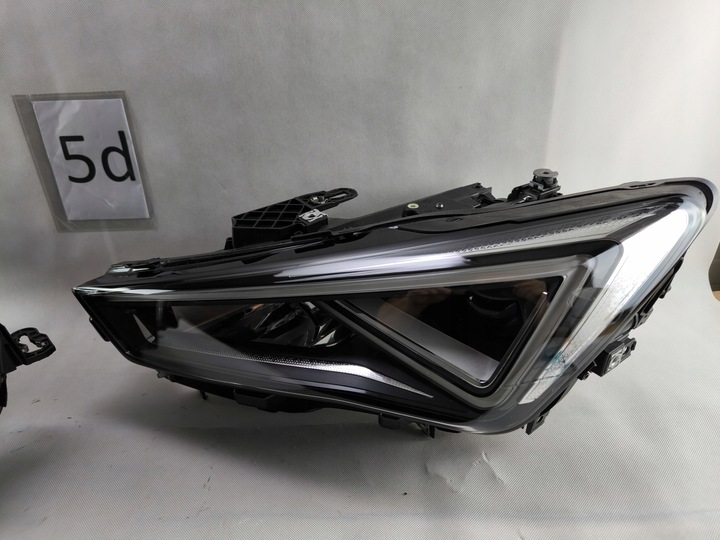 фото №6, Cupra formentor полный led левый правый фара лампа 5fg