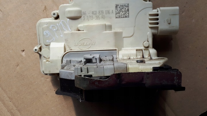 фото №3, S7 4g a7 замок дверь правые зад 9 pin a6 c7 s6