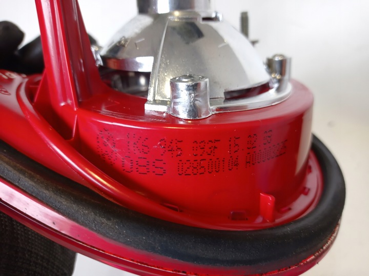 фото №10, Лампа левый зад w крышка багажника vw golf v 1k6945093f