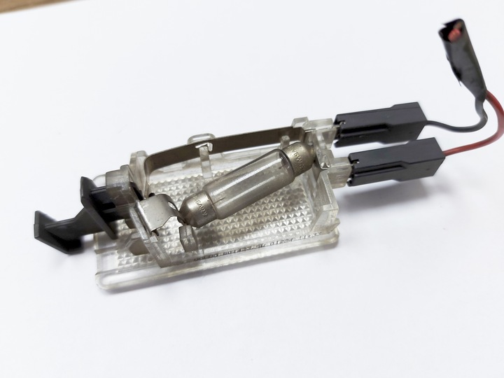 фото №3, Лампа освещение бардачка 801423 volvo v40 s40