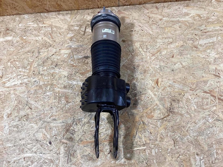 фото №1, Porsche taycan амортизатор перед лівий 9j1616037f