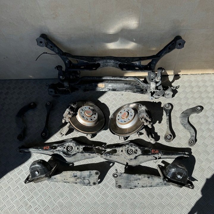 фото №1, Подвешивание комплектные подрамник поворотный кулак зад audi q3 83a 2020 год sportback