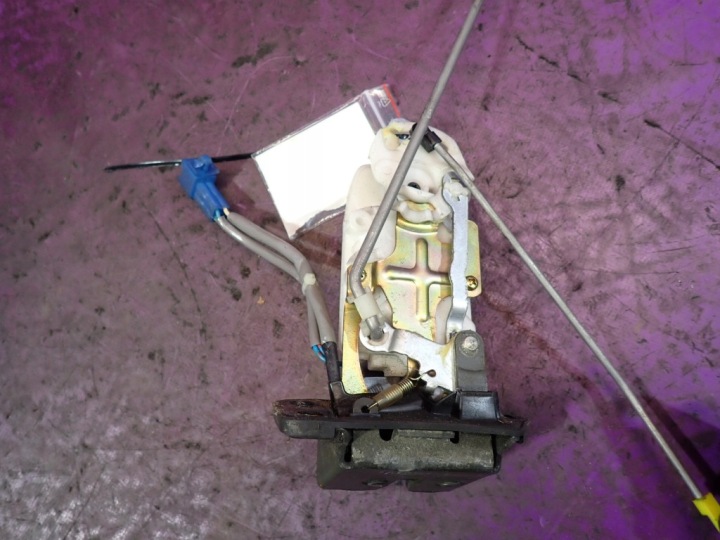 фото №5, Suzuki liana hb 5d 04-07 замок кришки багажника вставка 2 pin