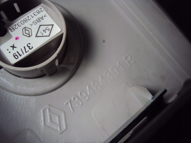 фото №7, Лампа стеля renault twingo iii ze fl 20-