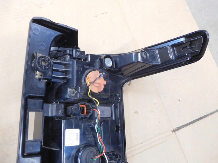 фото №10, Ssangyong torres suv 2023 лампа зад ліва 83601-41000