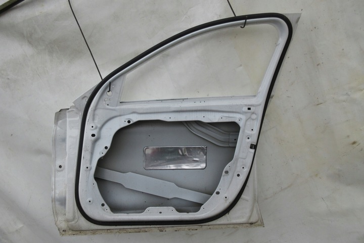 фото №4, Mercedes c-class w205 дверь правые перед