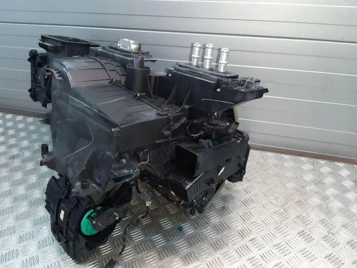 фото №10, Отопитель bmw x6 e71, e72 990895w 4.4l бензин 300kw 2009