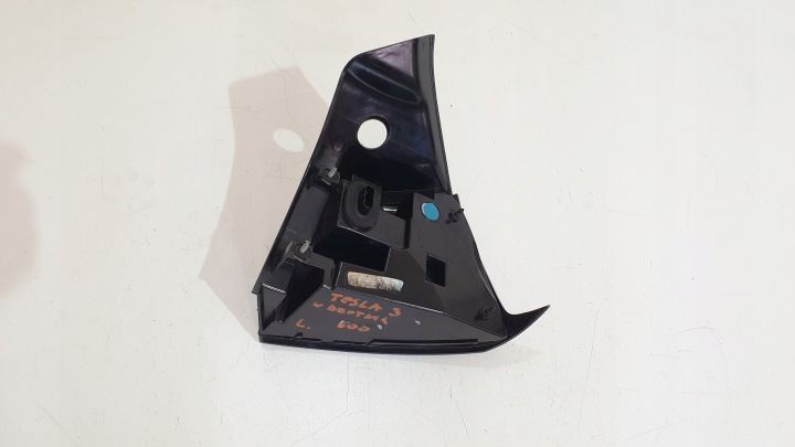 фото №15, Tesla iii 3 led фара левая зад задняя 1077399-00