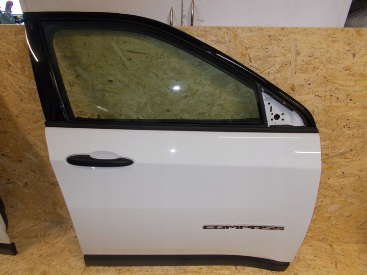 фото №1, Дверь перед правые комплектные jeep compass