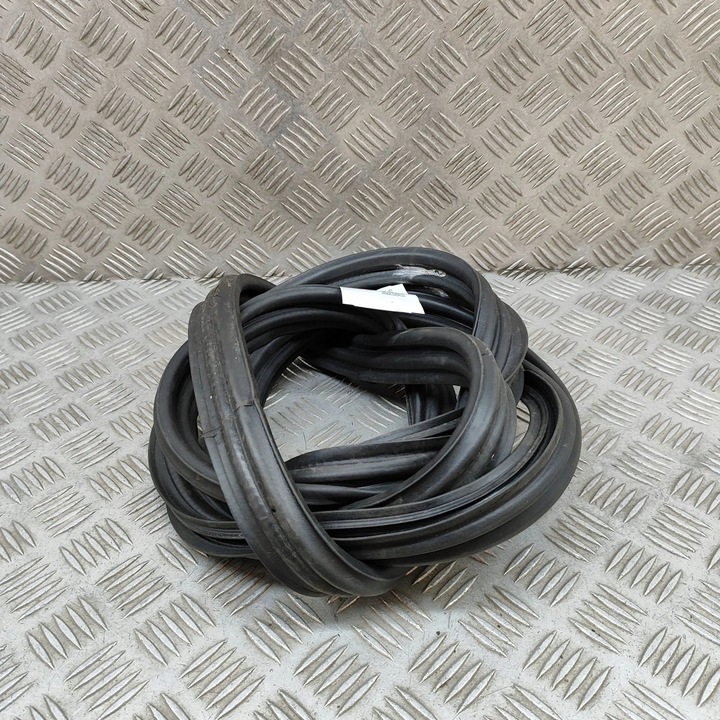 фото №6, Ford mustang vi 2016 резиновая прокладка багажника заднего / na кузов