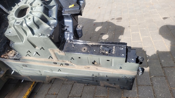 фото №10, Mercedes eqe 350+ 23r лонжерон чверть лівий перед