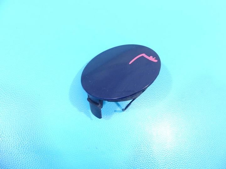 фото №1, Toyota auris i заглушка фаркоп бампера перед 52127-02200 8s6