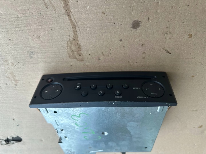 фото №1, Магнитола cd renault clio ii 2002-2005 0204064
