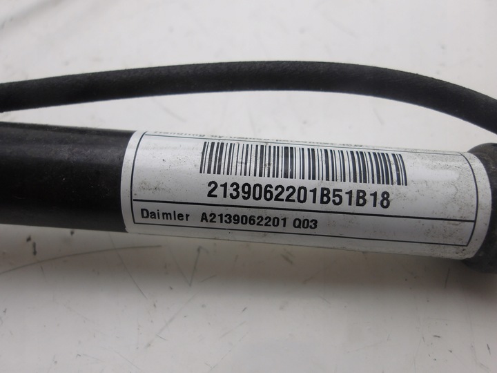 фото №4, Mercedes e-klasa w213 16-22 патрон/заряд капота правые левый перед комплект оригинальный номер