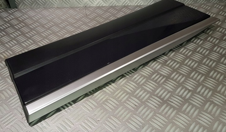 фото №11, Range rover vogue l405 планка двері права зад нижній