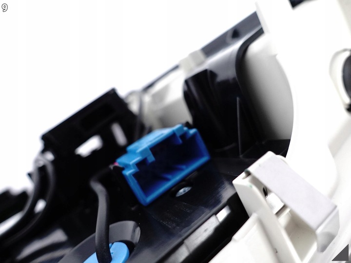 фото №10, Audi a8 4h0 d4 рестайлінг 09-17 переднє панель стеля лампа led бардачок et1