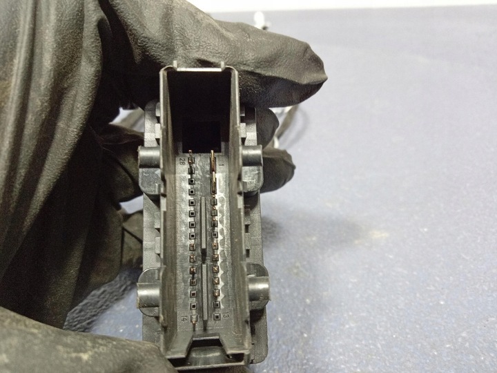 фото №5, Bmw ix1 x1 u11 штекер роз'єм стійка двері праві зад 9224368