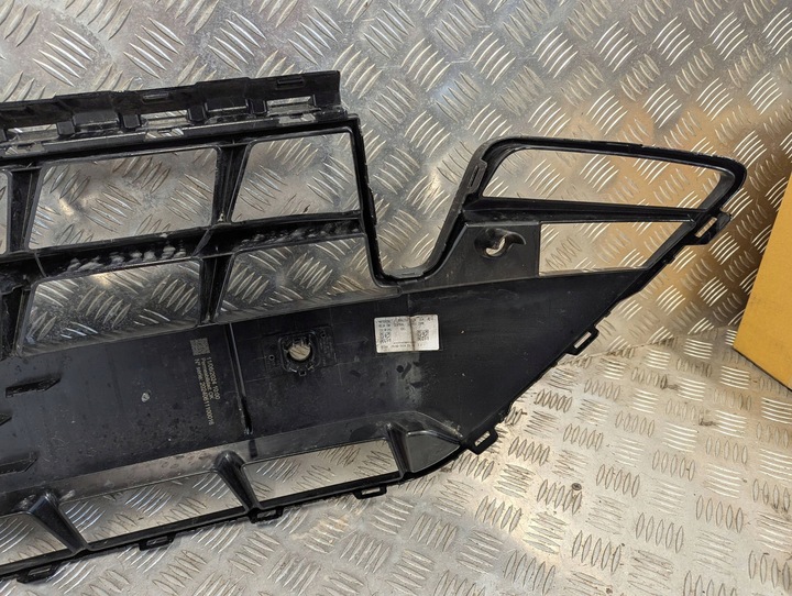 фото №13, Cupra formentor рестайлинг 2024-2025 решётка средняя бампера перед передняя