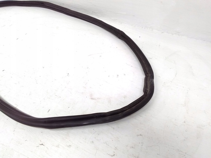 фото №5, Tesla модель 3 2024 резиновая прокладка багажника заднего / na кузов