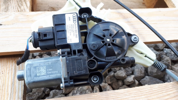 фото №9, A4 b9 механизм ролеты багажника моторчик универсал