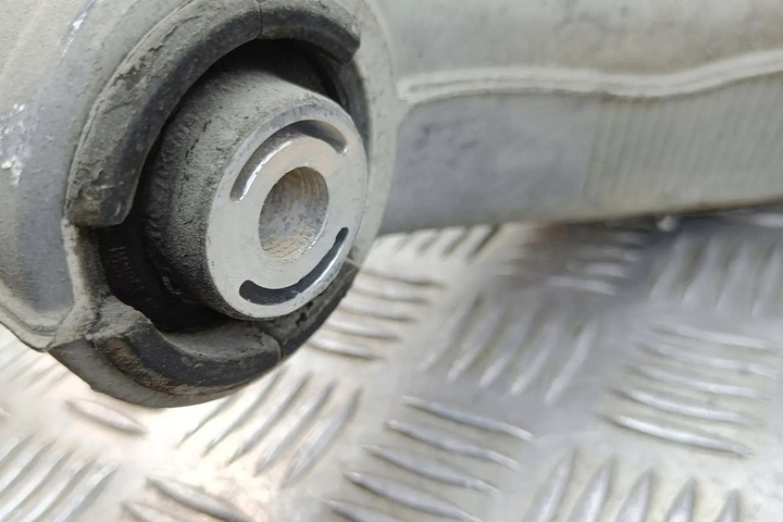 фото №11, Рычаг задний правые bmw 7 f01, f02 6794876 4.4l бензин 330kw 2013