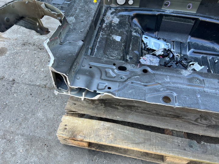 фото №9, Панель задня ванна mercedes c w205 універсал s205 lak: 040 14-18