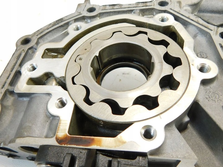 фото №9, Насос масла радиатор renault clio iii 1.2 16v tce turbo