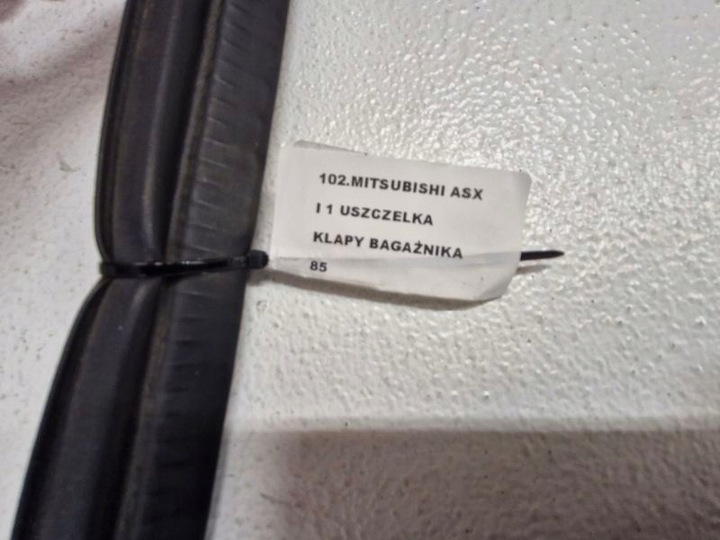 фото №3, Mitsubishi asx i 1 прокладка кришки багажника