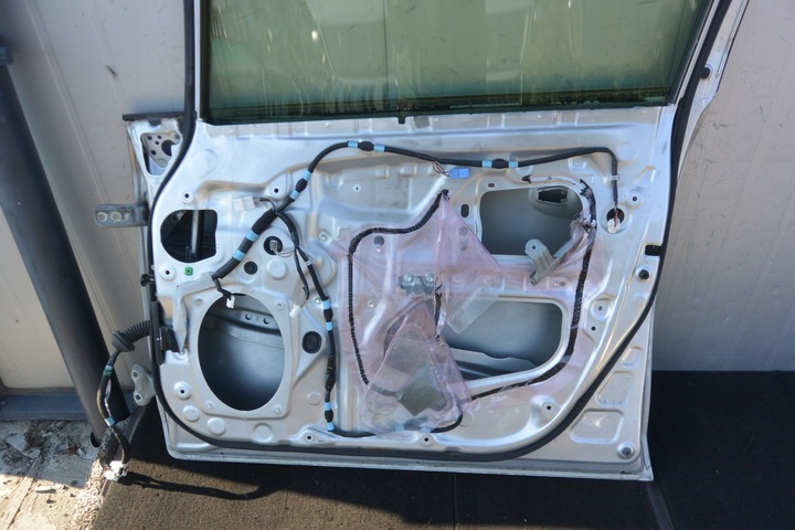 фото №14, Дверь правые перед стекло петли жгут 1f7 toyota prius plus + комплект