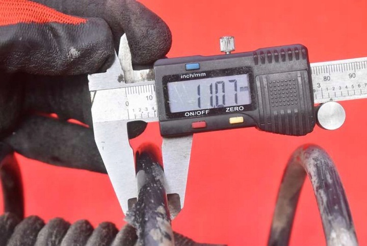 фото №8, Амортизатор правый перед 48510-0h010 toyota aygo 1 i 1.0 68 km 08-12