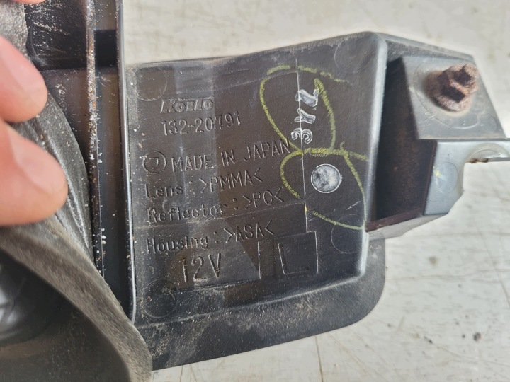 фото №8, Subaru legacy iv 03-06 фара правая зад задняя w крышка багажника 132-20791 оригинал
