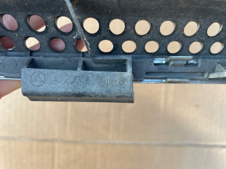 фото №3, Mercedes класс c w203 купе рестайлинг решётка радиатора решётка радиатор оригинал