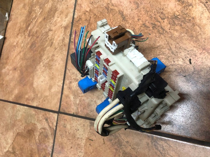 фото №5, Коробка предохранителей nissan оригинальный номер 24350av700