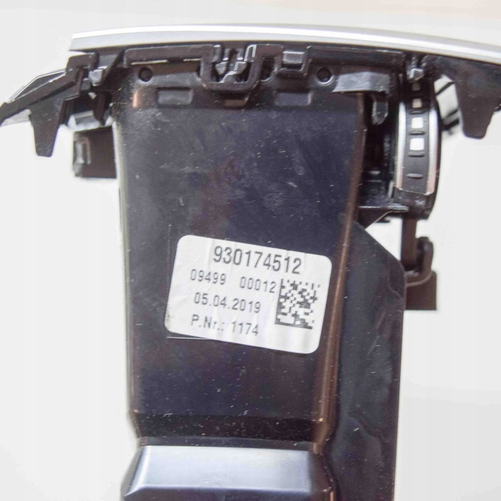 фото №8, Забірник  повітря консолі bmw 7 g11, g12 9301745 15033249 3.0l 195kw 2019
