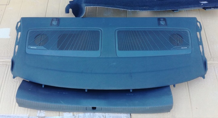 фото №8, Audi a4 b9 рестайлінг боковина багажника полиця підлога захист ременя зад sedan ідеальний стан